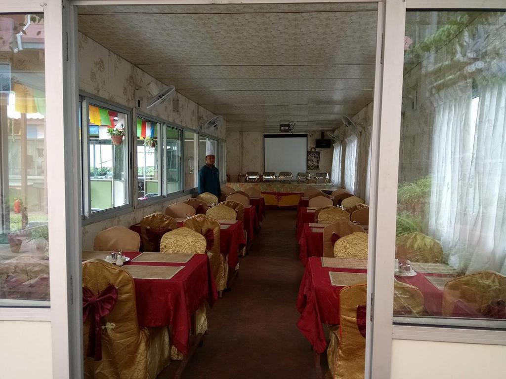 Hotel Milarepa Pvt Ltd Pokhara Exterior foto